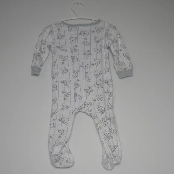 ✨Free W/🍼bundle✨Disney Winnie the pooh. White and gray size 12 M - Picture 2 of 6